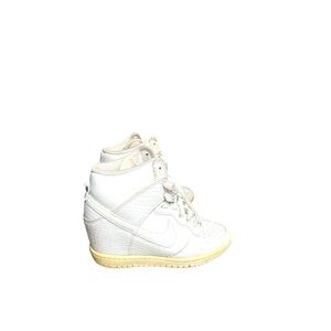 ππππ Dunk High Wedge Sneakers